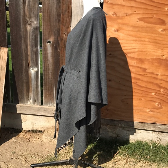 Lands’ End Belted Shawl Wrap - Picture 2 of 10